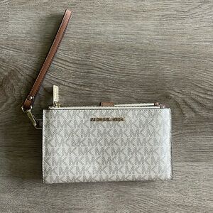 Michael Kors Jet Set Travel Double Zip Wristlet Signature (Vanilla/Dark Acorn)